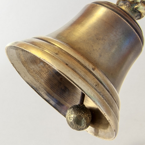 Immagine con campana, batacchio, oro, bronzo, ottone, metallo, bianco