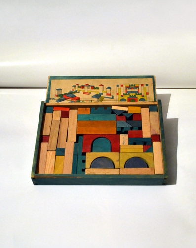 Immagine con legno, costruzioni, scatola, rosso, gioco, colori, verde, giallo, archi, giocattolo, bianco