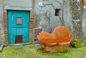 porta, panchina, verde, prato, arancione, azzurro, cassetta, muro, civico, portone
